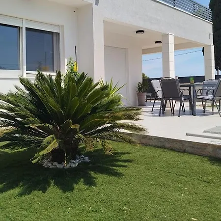 Villa Blazen Bogomolje