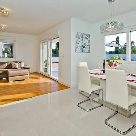 Blazen Villa