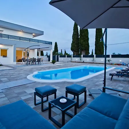 Blazen Villa Bogomolje
