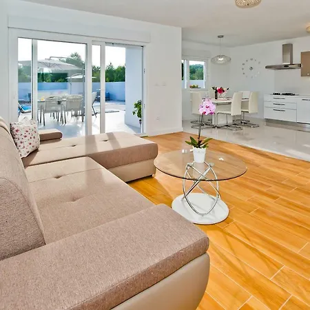 Blazen Villa
