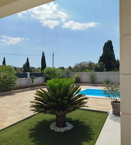 빌라 Blazen Bogomolje