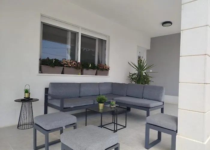 Blazen Vila Bogomolje